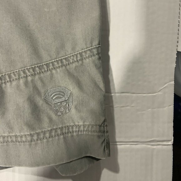 [SOLD] Mountain Hardwear Cargo Shorts Mens Size 30 Hiking Outdoors Trail Gray - Picture 2 of 7